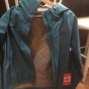NWT North Face Venture 2 Rain Jacket - Women's